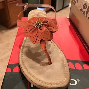 Ladies Sandal Sized 10