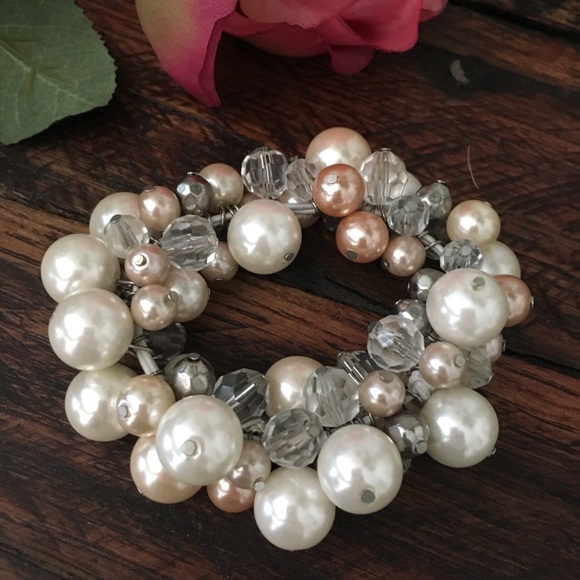 New York & Company Jewelry - 🍃🌸🎊HP:1/13/18🎊🌸🍃NY&Co Pearl Bracelet💕