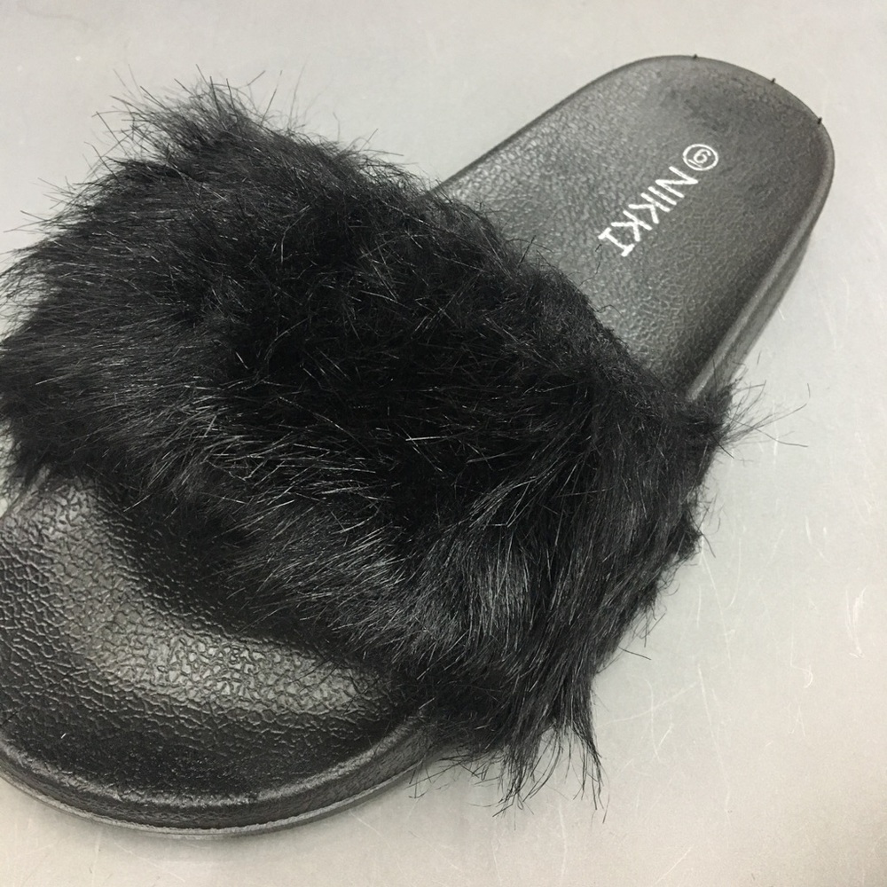 Black fur slide-Size 8 - Picture 4 of 6