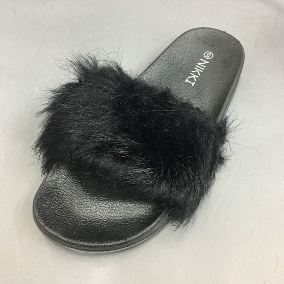 Black fur slide-Size 8 - Picture 2 of 6
