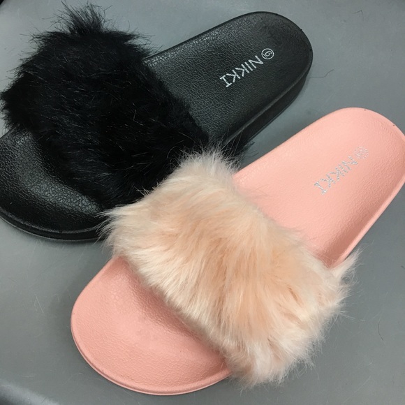 Black fur slide-Size 8 - Picture 5 of 6