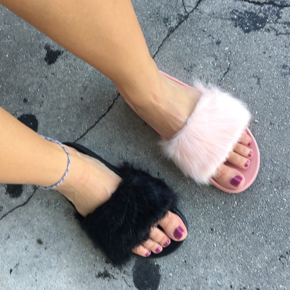 Black fur slide-Size 8 - Picture 6 of 6