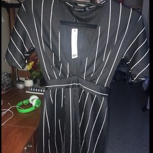 Super cute black & white romper! never worn!!