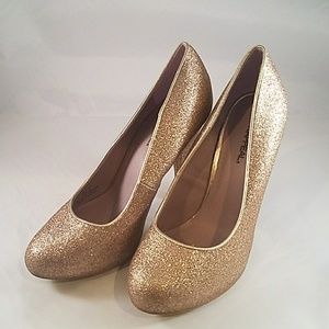 Xappeal Glitter Skylar Gold Holiday Festive Pumps