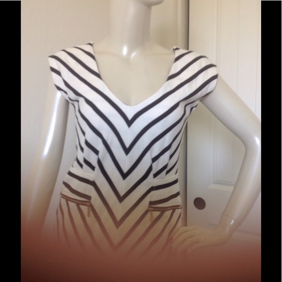 Ark & Co Dress! Shop & Help 2 Shelters - Picture 3 of 8