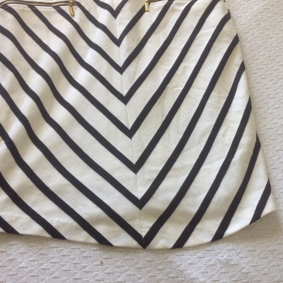 Ark & Co Dress! Shop & Help 2 Shelters - Picture 7 of 8