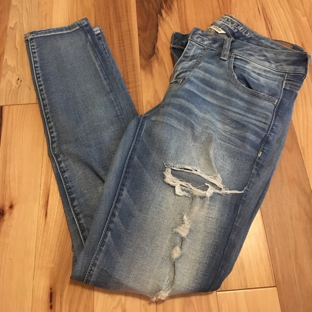 American Eagle distressed jeggings