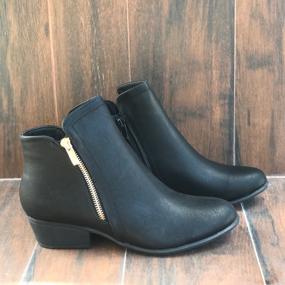 Black Chelsea Side Zipper Chic Ankle Bootie - Picture 2 of 5