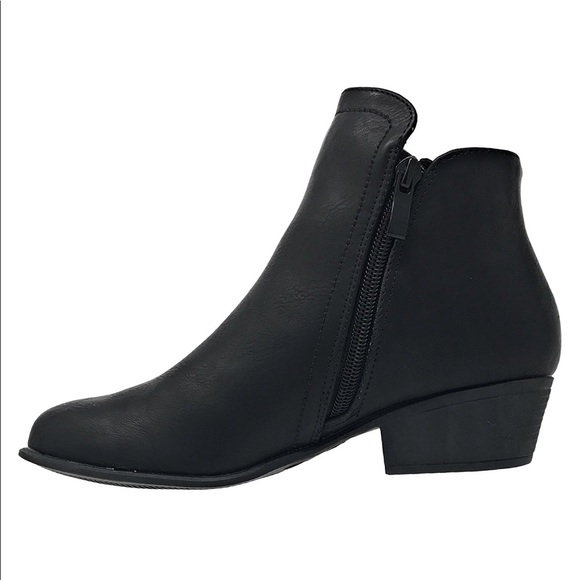 Black Chelsea Side Zipper Chic Ankle Bootie - Picture 4 of 5