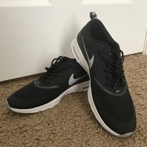 Nike Tennis Shoes