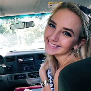 Meet your Posher, Brooke