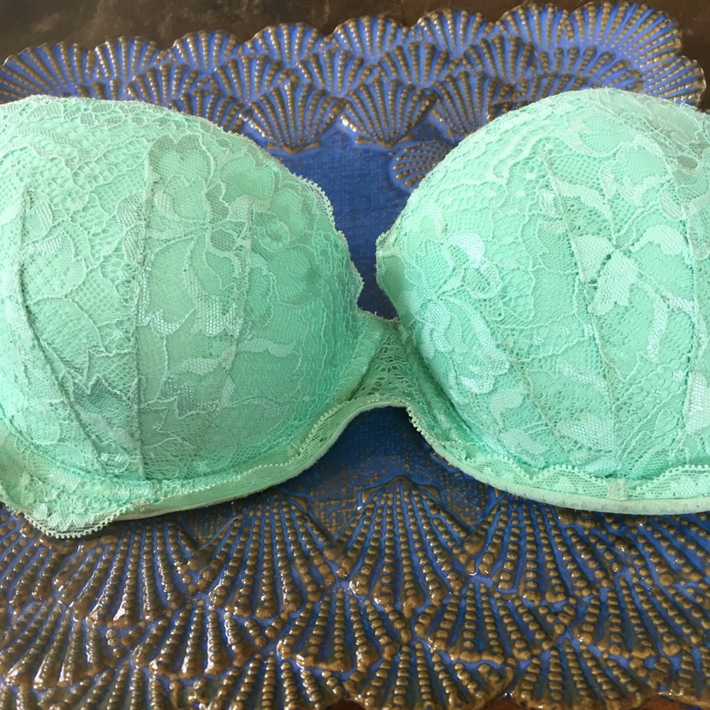 Clam shell mint green bra