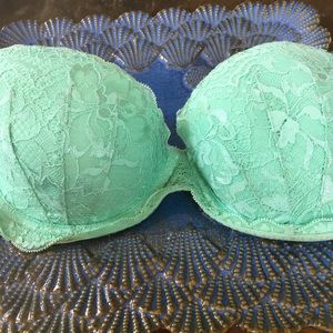 Clam shell mint green bra