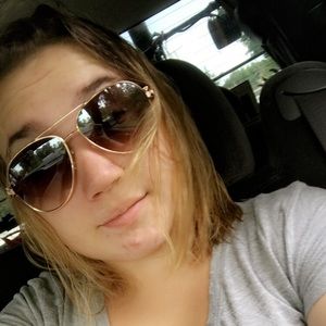 Meet your Posher, Casey