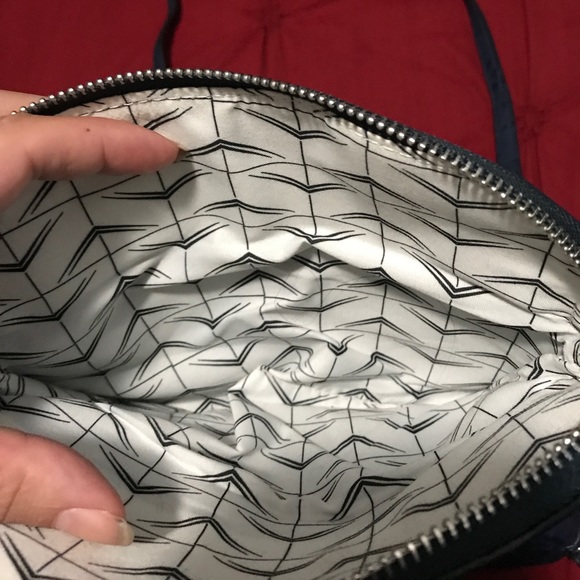 Crossbody - Picture 2 of 4