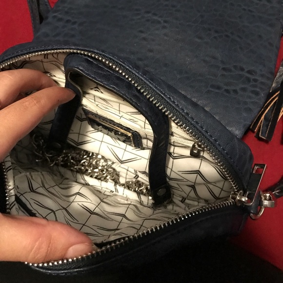 Crossbody - Picture 3 of 4