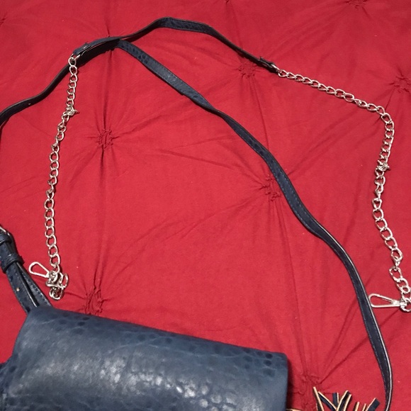 Crossbody - Picture 4 of 4
