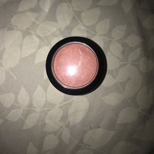 LA colors BC 141 natural blush