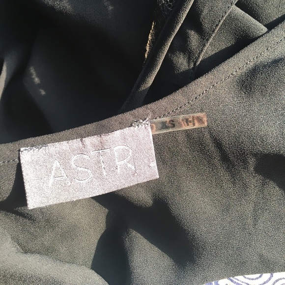 ASTR black lace sheer blouse w open back detail - Picture 3 of 5