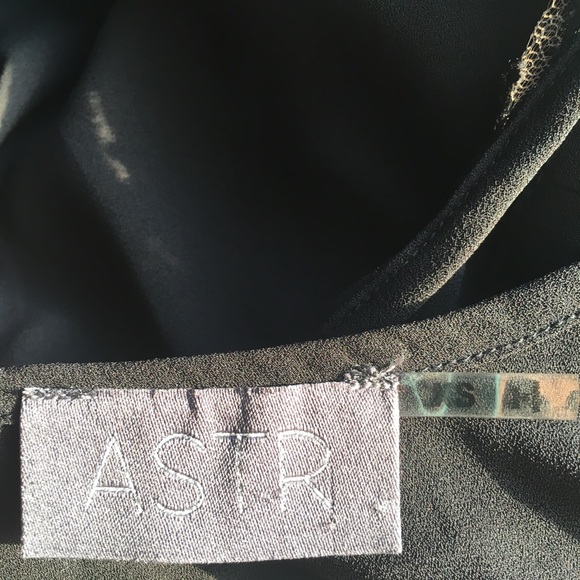 ASTR black lace sheer blouse w open back detail - Picture 4 of 5