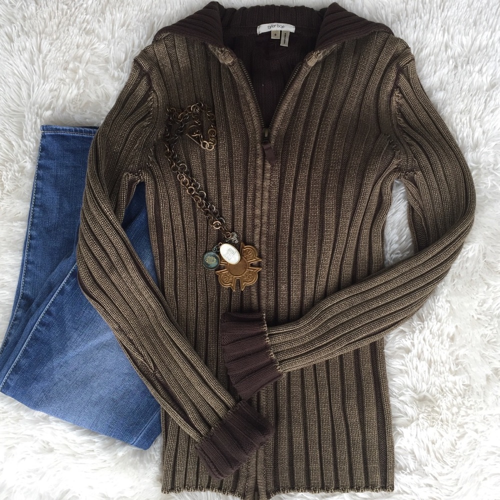 🍂🌧Tyler Boe Brown Sweater🌨🍂