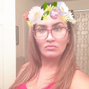 Meet your Posher, Yachira