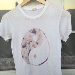 💥PRICE DROP💥Brandy Melville yin yang shirt