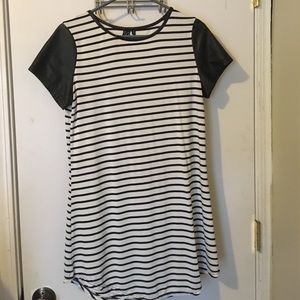 Stripped tee shirt dress