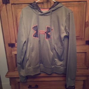 Underarmour hoodie