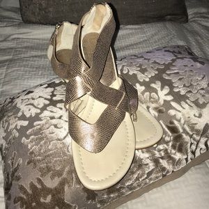 Donald Pliner Roman-Like Sandals worn once