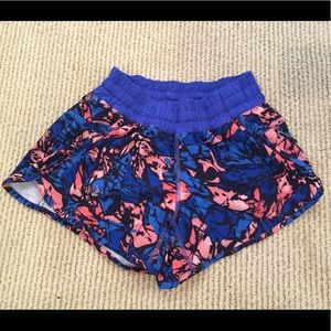 Lululemon Tracker Short (Size 4)