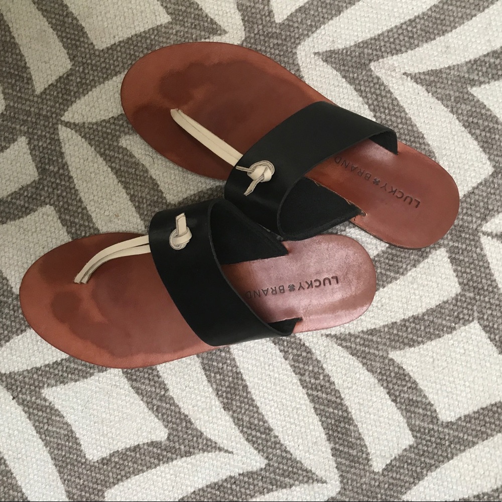 Lucky leather sandals 6.5