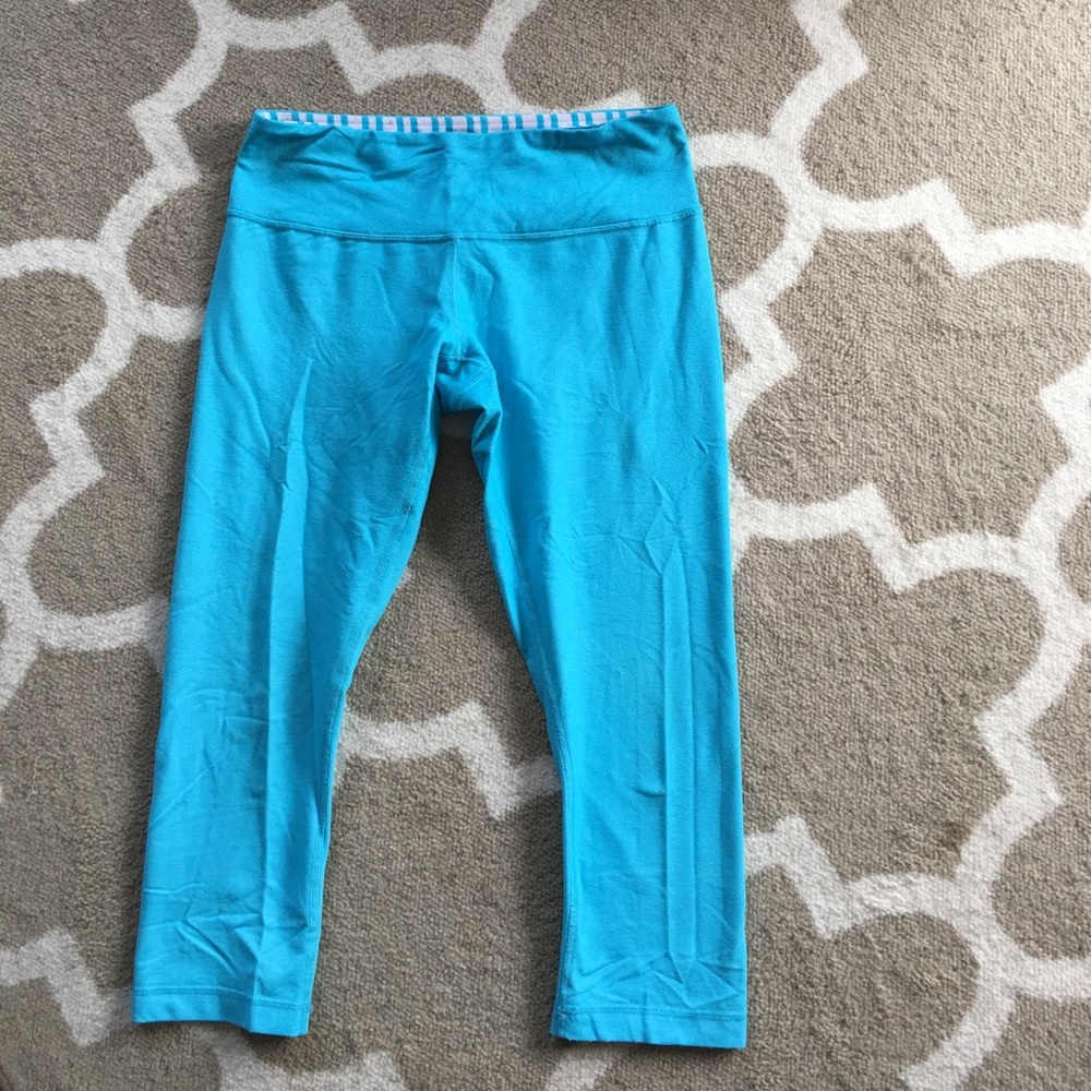 Blue Lululemon Wunder Under Crops