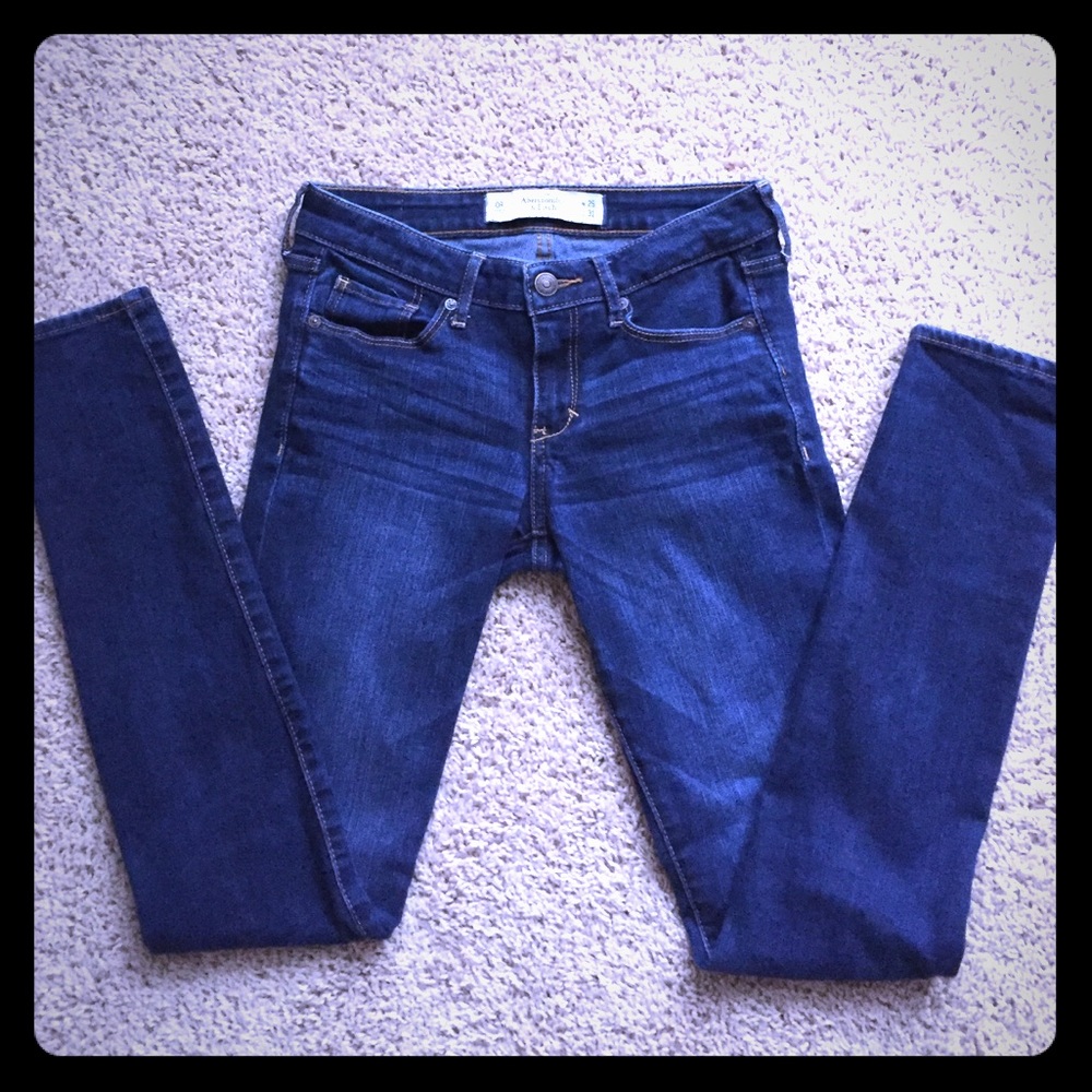 Abercrombie & Fitch Dark Wash Skinny Jeans.