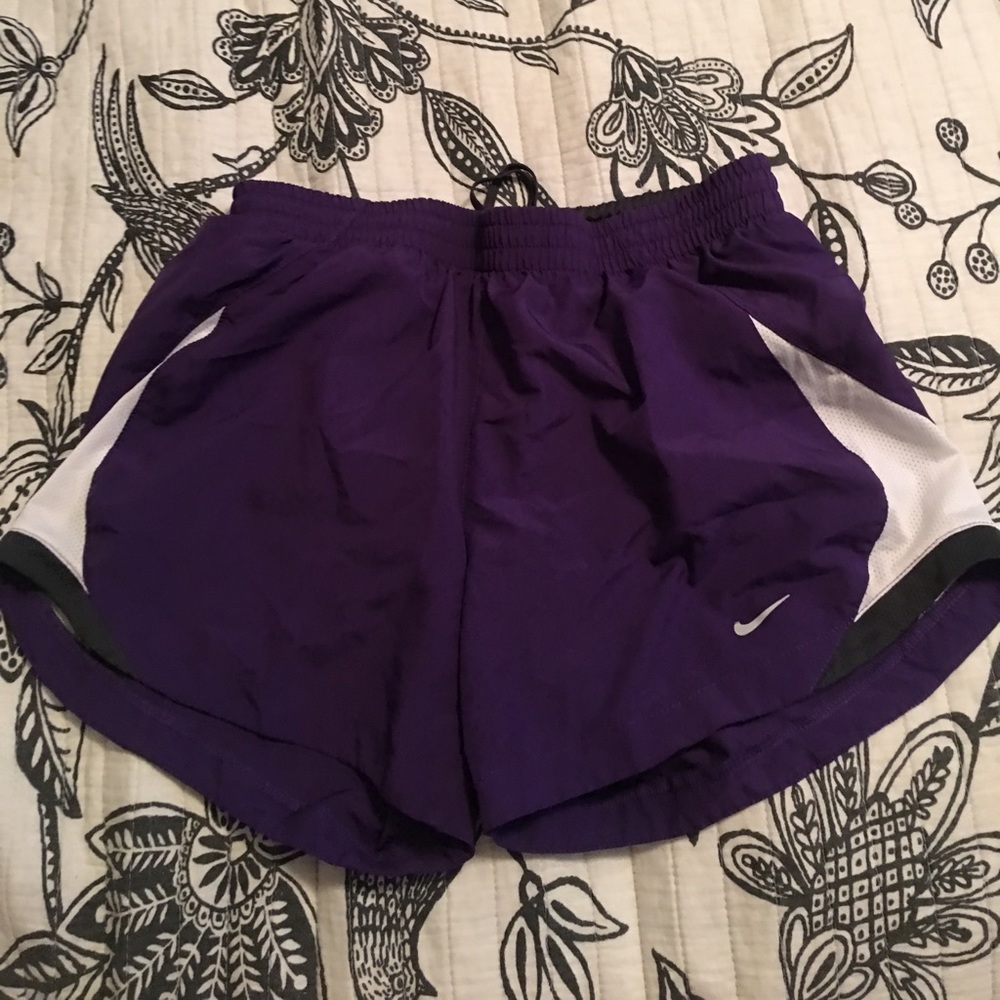 Nike tempo short size small purple