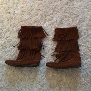 Minnetonka fringe mid calf boots