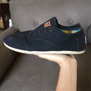Like-new Toms shoes