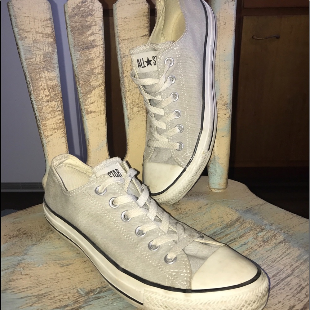 Grey converse