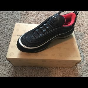 NIKE AIR MAX 97 WOMEN 7.5 YOUTH 6