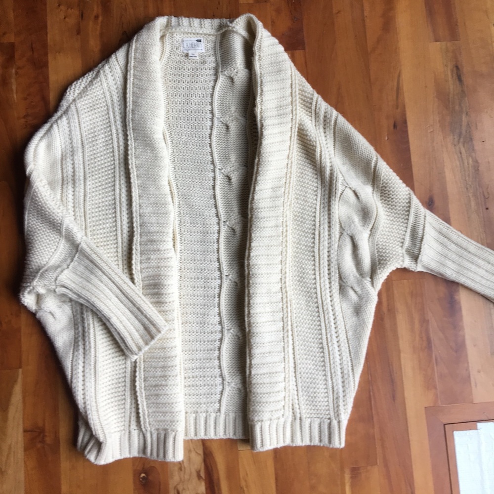 Thick sweater, one size