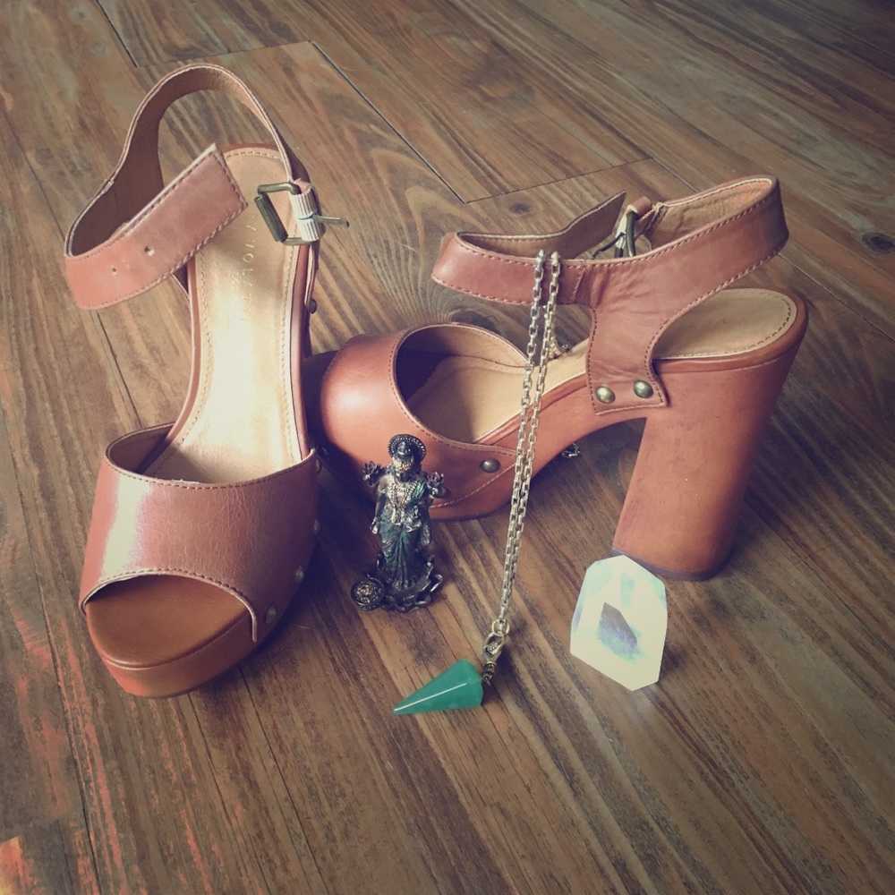 Very Volatile Terza Platform Open Leather Sandal