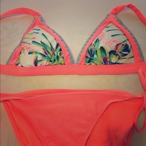 Get 2 bikinis for 1! 😜