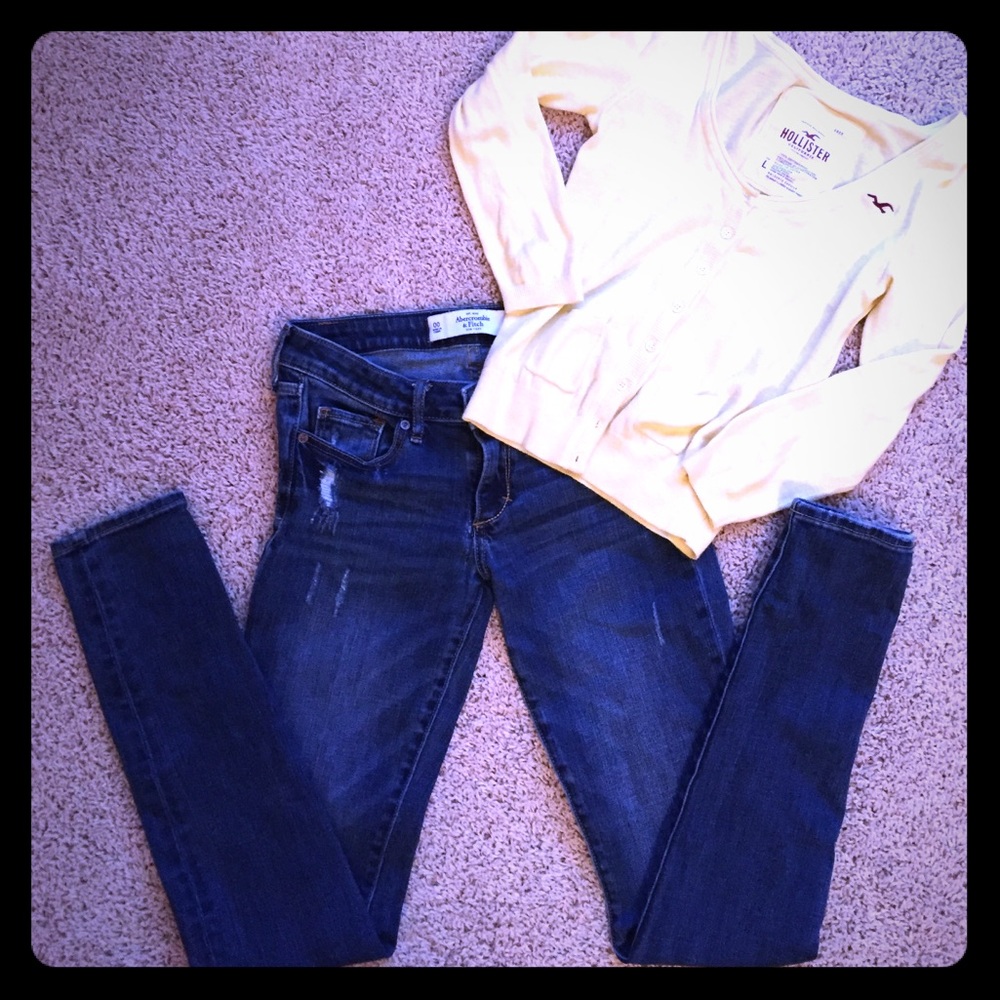 Abercrombie & Fitch Ripped Skinny Jeans.