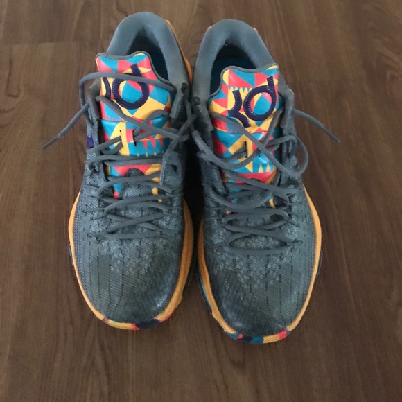 KD size 11 - Picture 2 of 3