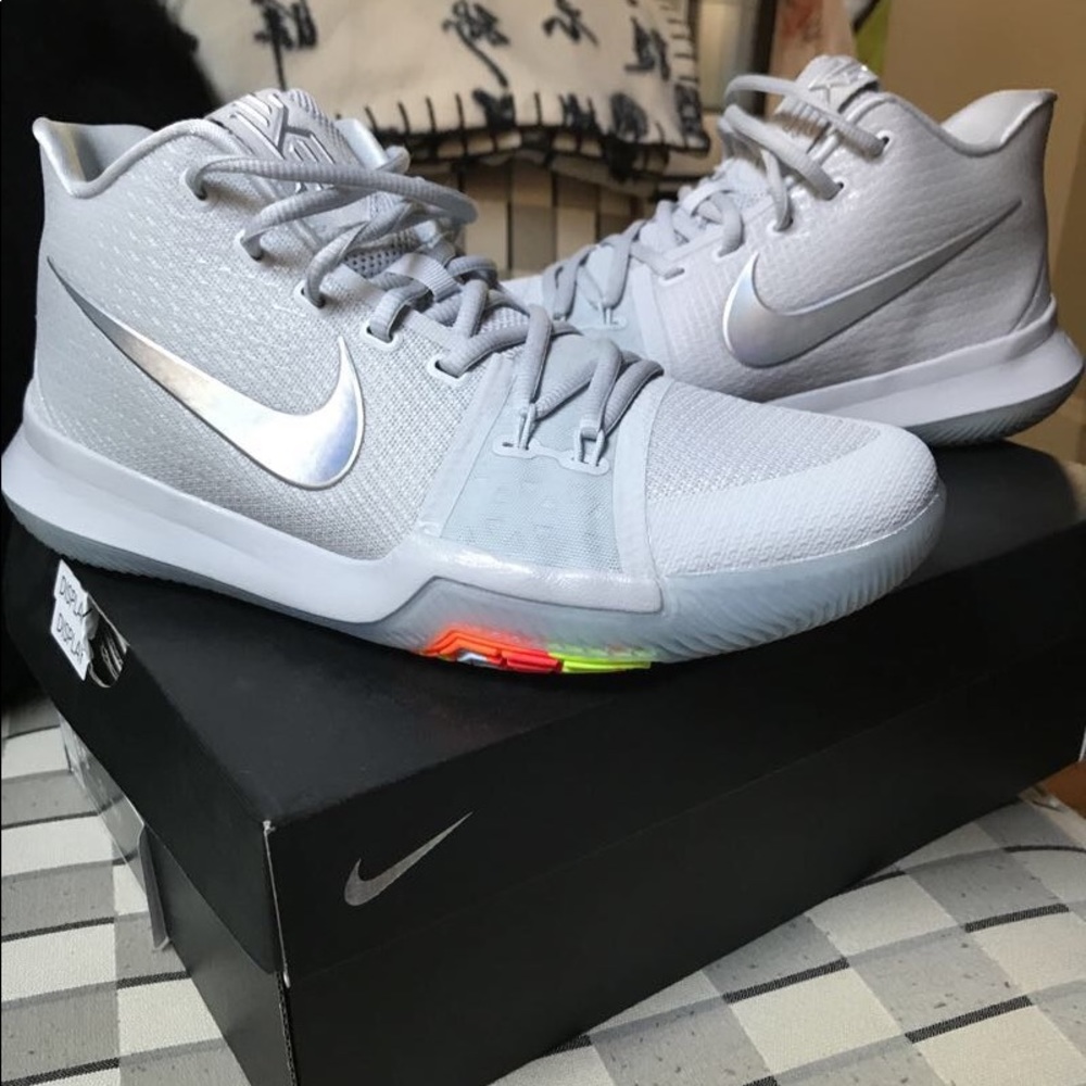Nike kyrie 3 time to shine