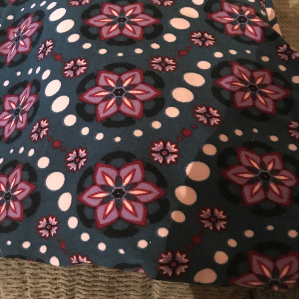Lularoe tall and curvy 12-22