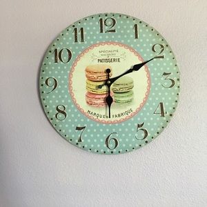 Old fashioned Macaroon Clock