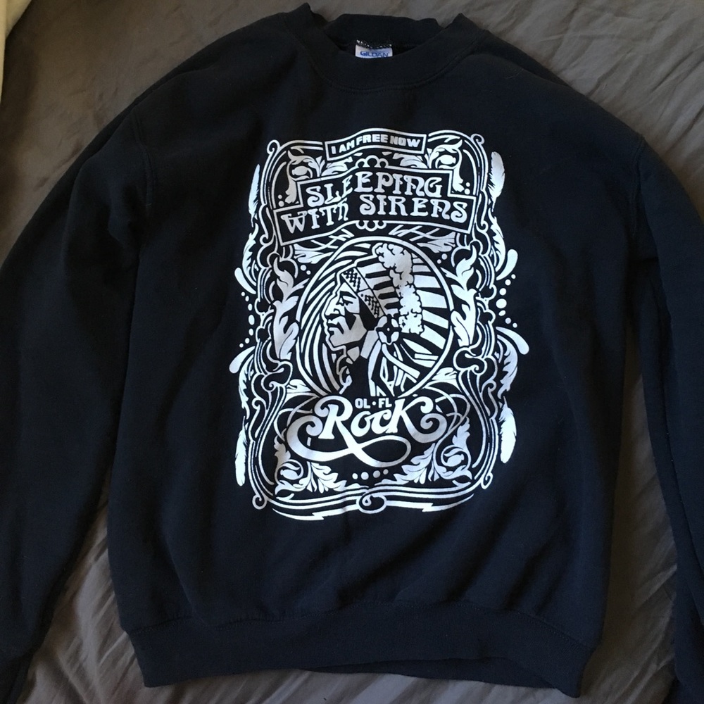 BAND CREWNECK: SLEEPING WITH SIRENS (small)
