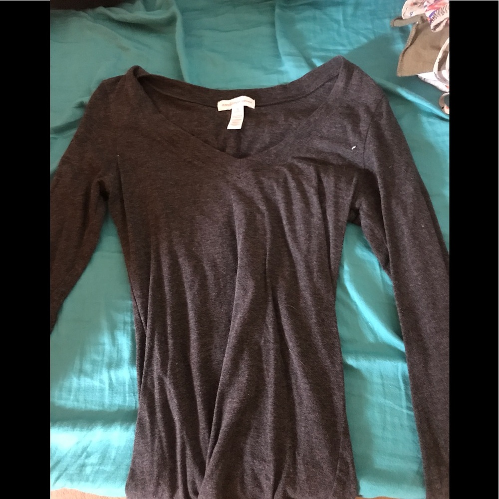 Gray long sleeve v neck