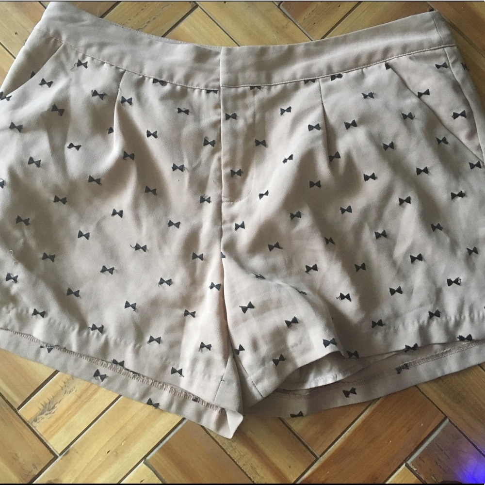 LC bow shorts